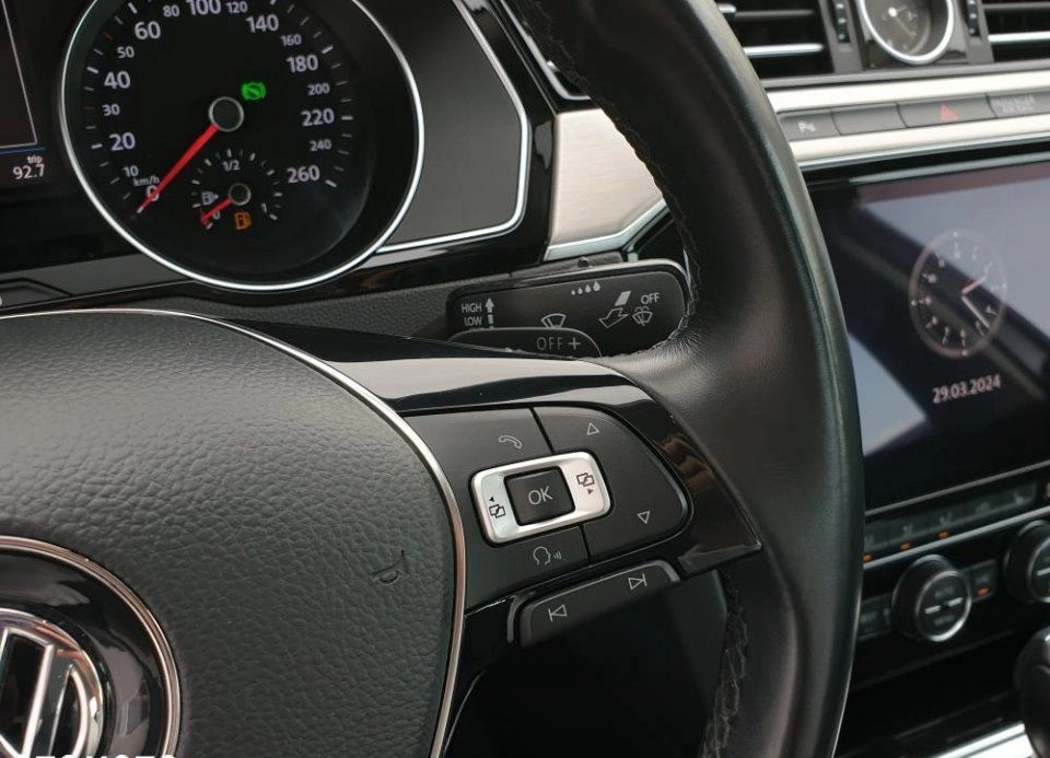 Volkswagen Passat cena 84900 przebieg: 131770, rok produkcji 2018 z Dębno małe 277